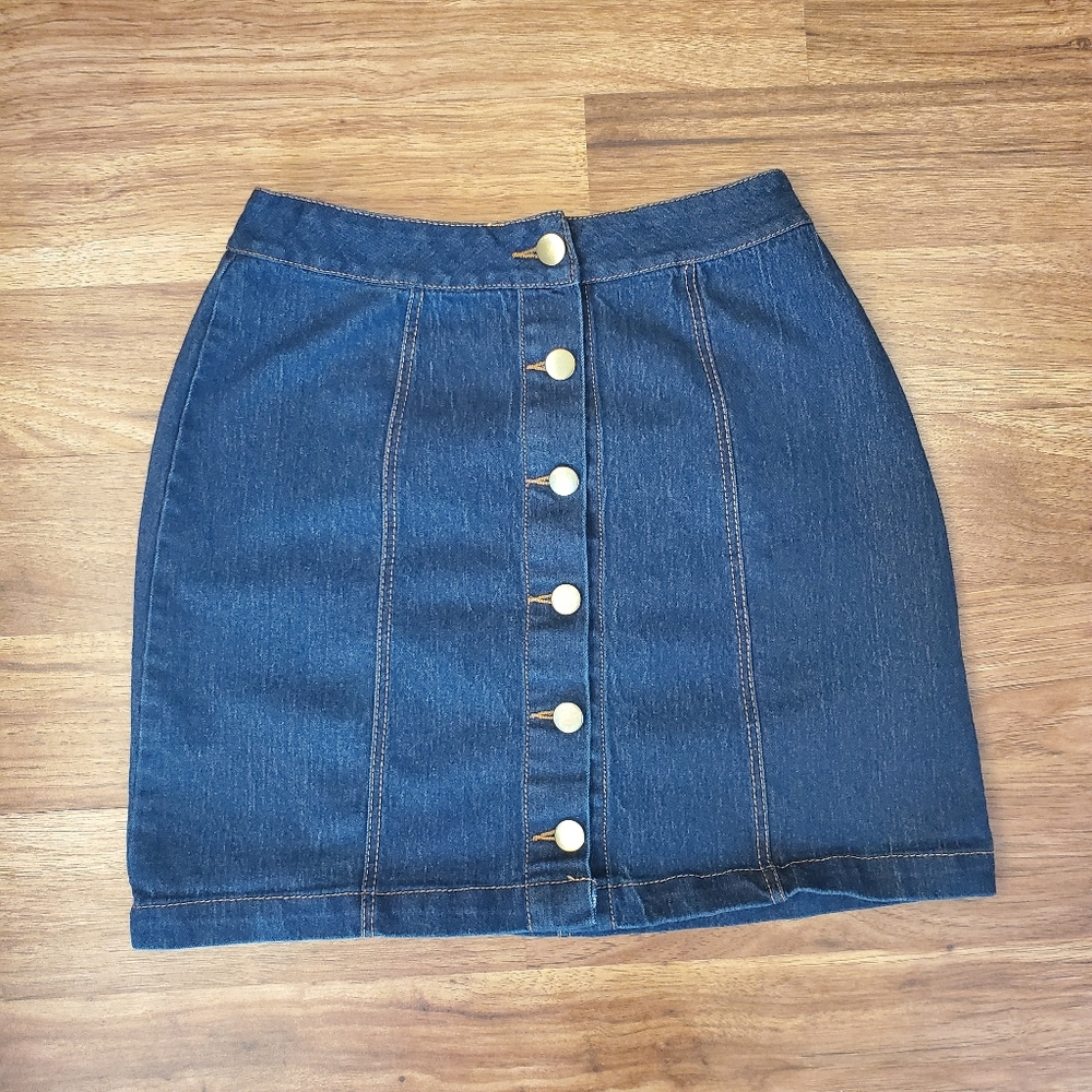boohoo Mini Jean Wash Skirt Size 2 Dark Wash